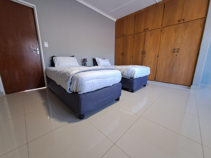 Others 2, Rocky Hills Guesthouse, Gert Sibande