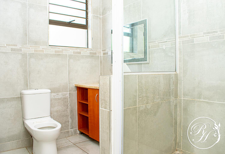 Bathroom 5, Roseland House Self Catering, eThekwini
