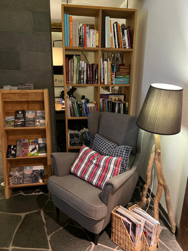 Public Area 2, SPANNORT family home with common kitchen and self check-in, Obwalden