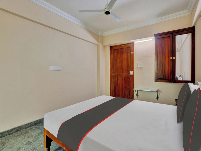 Bedroom 5, Family Castle Hotel & Restaurant, Thiruvananthapuram