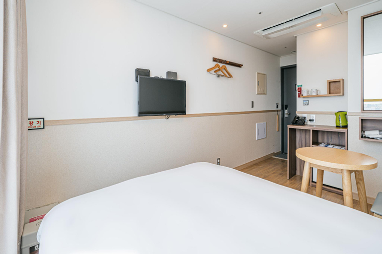 Bedroom 15