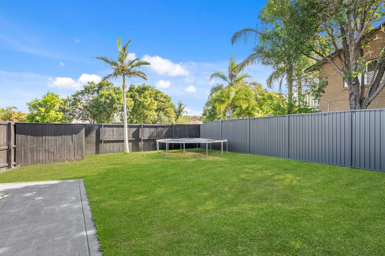 Others 5, Black Shack Burleigh, Gold Coast