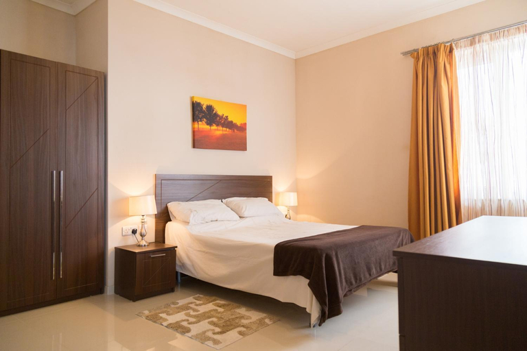 Others 5, Riviera Holiday Apartments - Seafront - Wifi