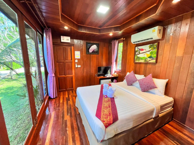 Bedroom 13