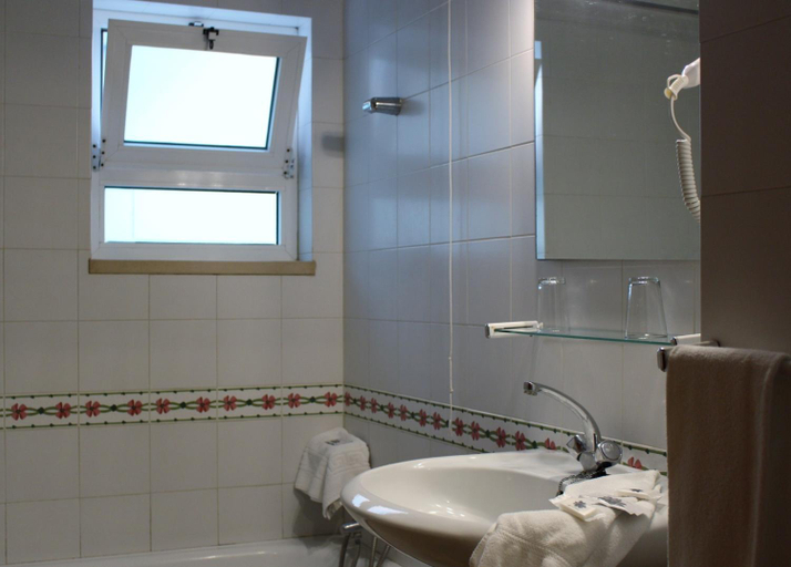 Bathroom, Hotel Santo Antonio Da Baia, Alcobaça