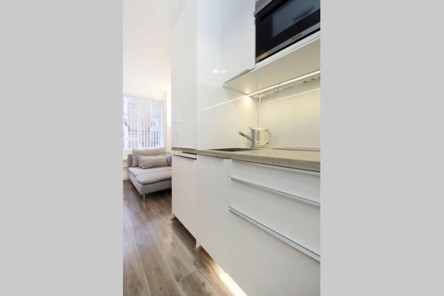 Kitchen 5, Apartments Craven Terrace, London