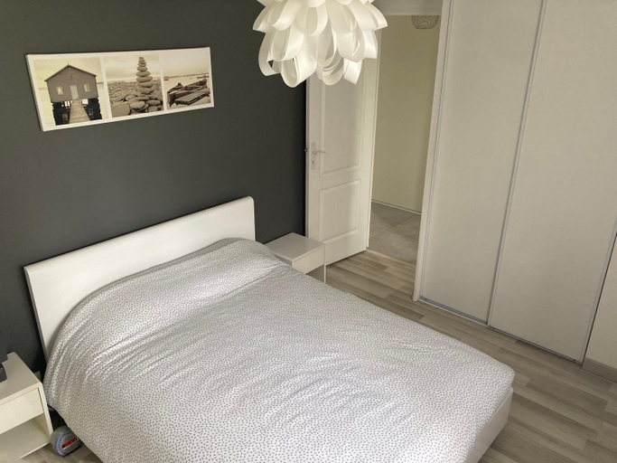 Bedroom, Maison familiale avec jardin de 1500m2, Gironde