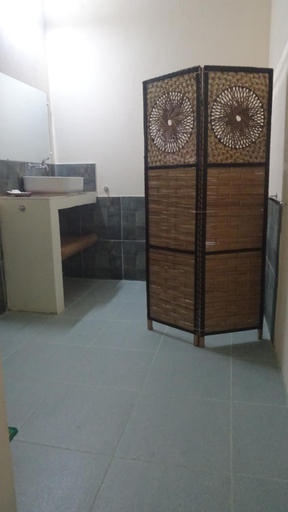 Bathroom 3, ACACIA'S Cottages with Starlink Wifi, Mambajao
