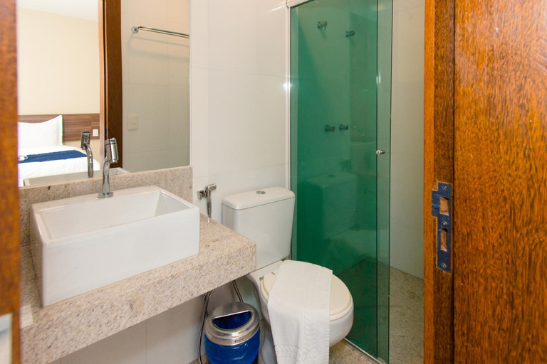 Bathroom 2, Nita Palace Hotel, Pompéu