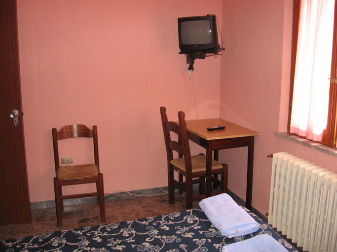 Bedroom 3, Hotel Casale, Teramo