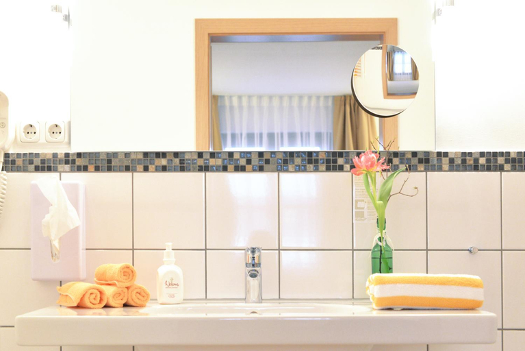 Bathroom 2, Hotel Haflhof, Ebersberg