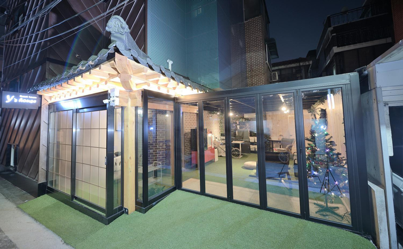 Y's house in Hongdae, Mapo
