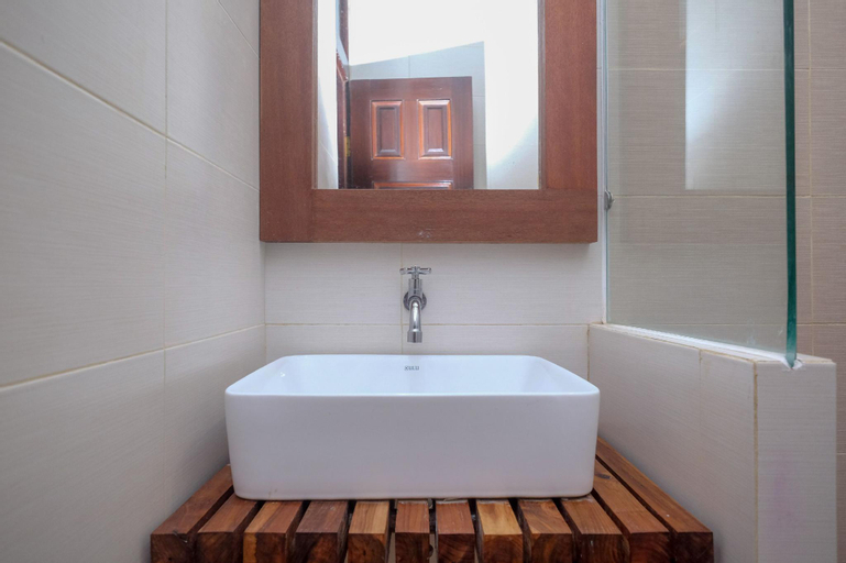 Bathroom 4