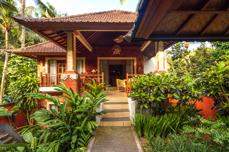 Exterior 1