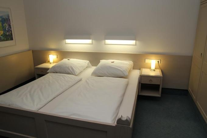 Bedroom 4, Hotel und Gasthof Zur Laute, Unterallgäu