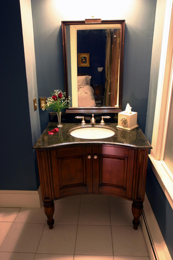 Bathroom 3, The Carisbrooke Inn, Atlantic
