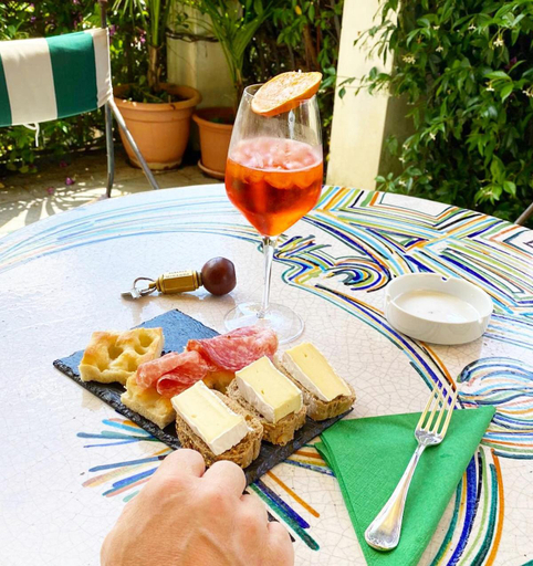 Food & Drinks 6