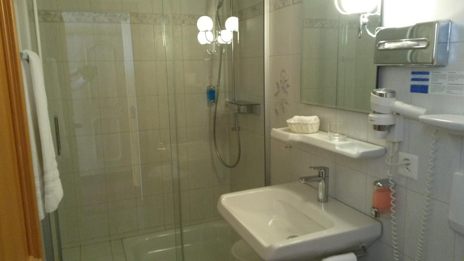 Bathroom, Hotel Baren, Trachselwald