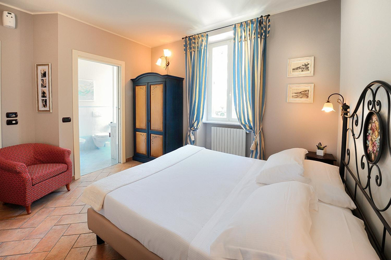 Bedroom 28