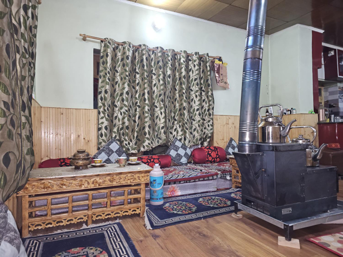 Others 2, PASANG HOMESTAY, Leh
