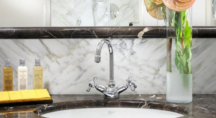 Bathroom 29