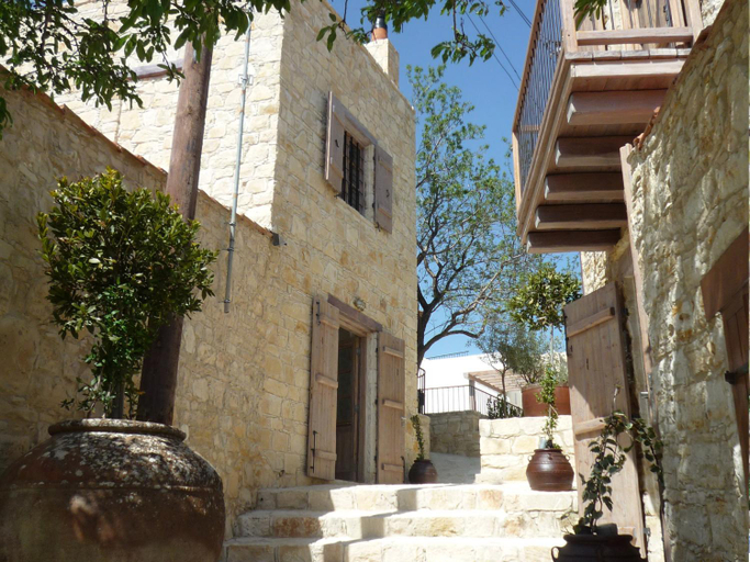 Others 4, Apokryfo Traditional Guesthouse