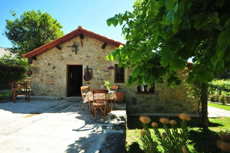 Casas de Santiago, Vila Nova de Cerveira