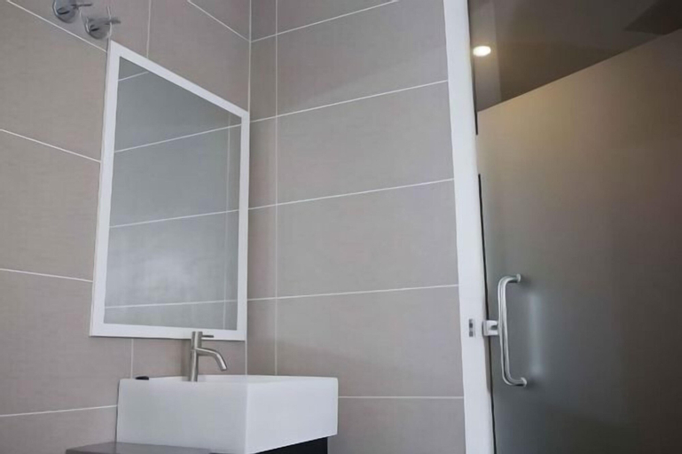 Bathroom 6