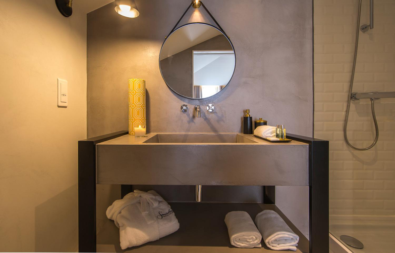 Bathroom 5, Somewhere - Estoril Guesthouse, Cascais