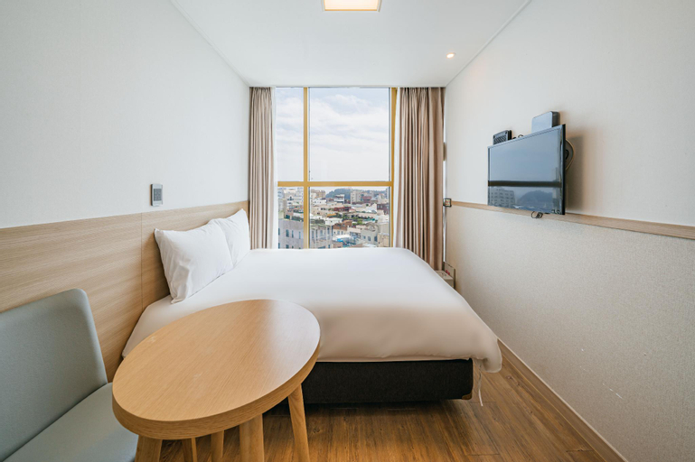 Bedroom 18