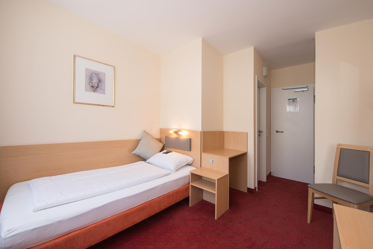 Bedroom 12
