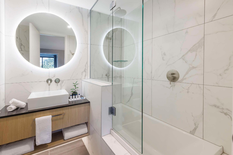 Bathroom 4