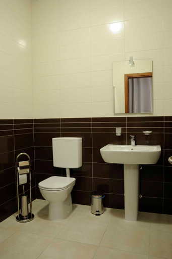 Bathroom 12