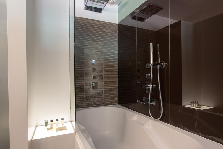 Bathroom 3, Domaine la Pierre Blanche, Bouches-du-Rhône