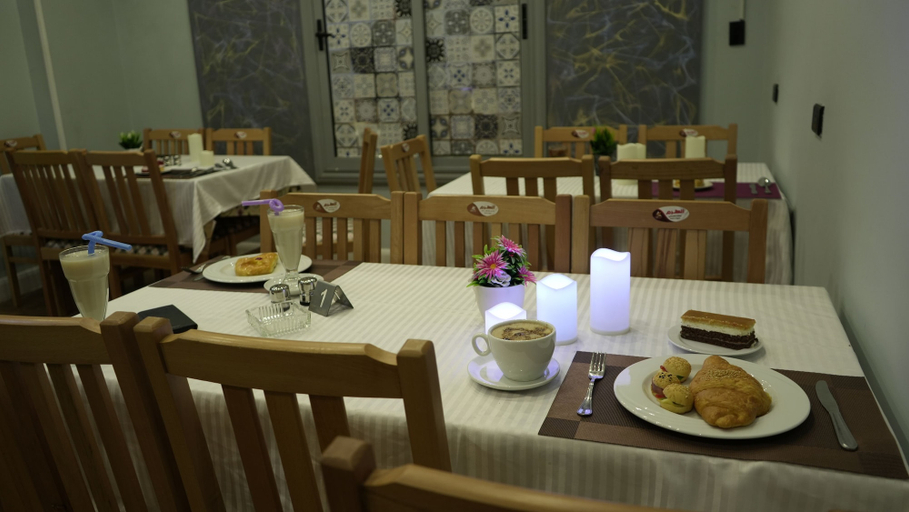 Food & Drinks 4, Good Season Hotel, 'Abdin