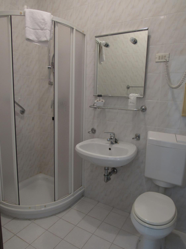 Bathroom, Hotel Stella Maris, Gorizia