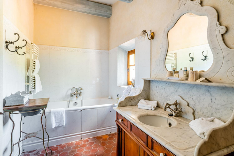 Bathroom 4