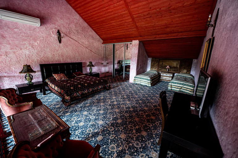 Others 2, Villa Luxuria, Birštono