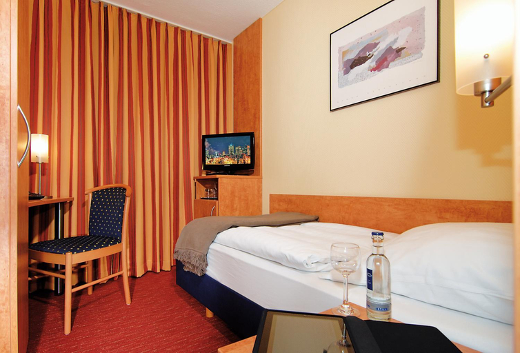 Bedroom 2, Hotel Ostmeier, Bochum