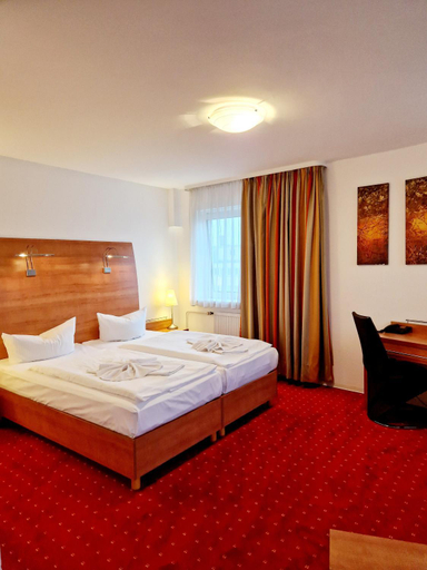Others 2, Hotel Kaiser, Berlin