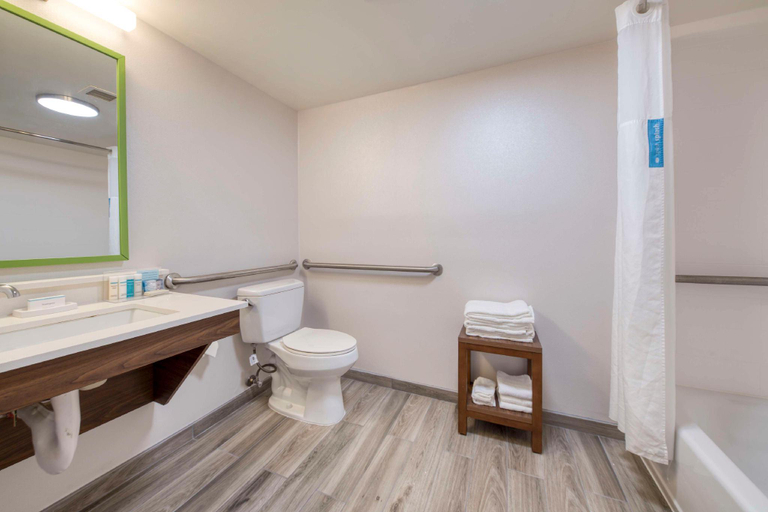 Bathroom 23