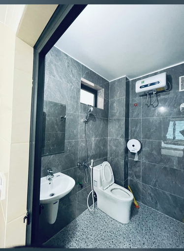 Bathroom 4, Nha Nghi Thanh Binh 2, Vinh