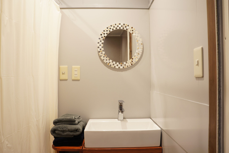 Bathroom 3, IG3 Oyado Sankanshion, Itō