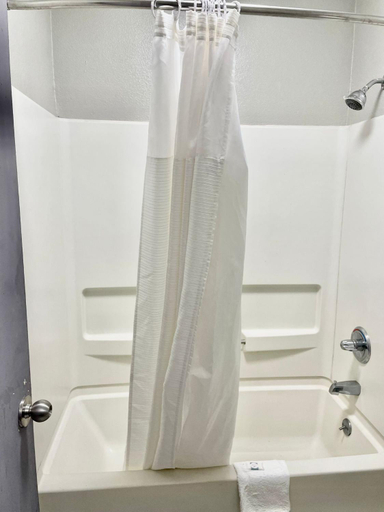 Bathroom 2, American Way Inn & Suites, Shelby