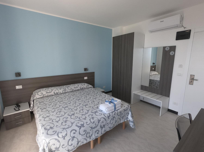 Bedroom 13