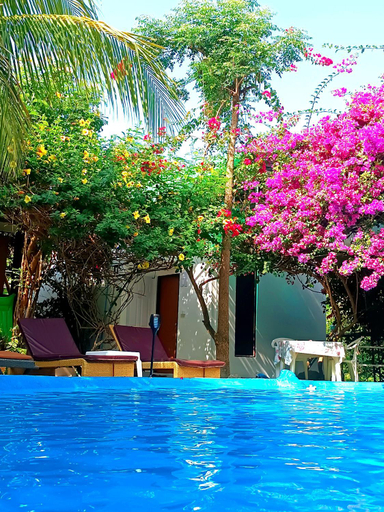 Swimming Pool 13