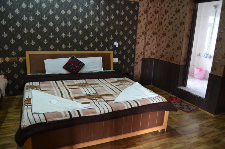 Bedroom 2, zoz 3s1, Srinagar