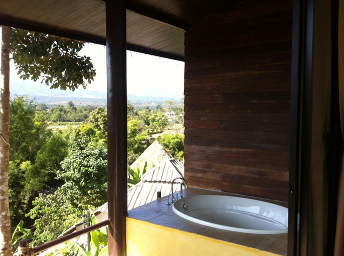 Bathroom 4, Changpai Hill, Pai