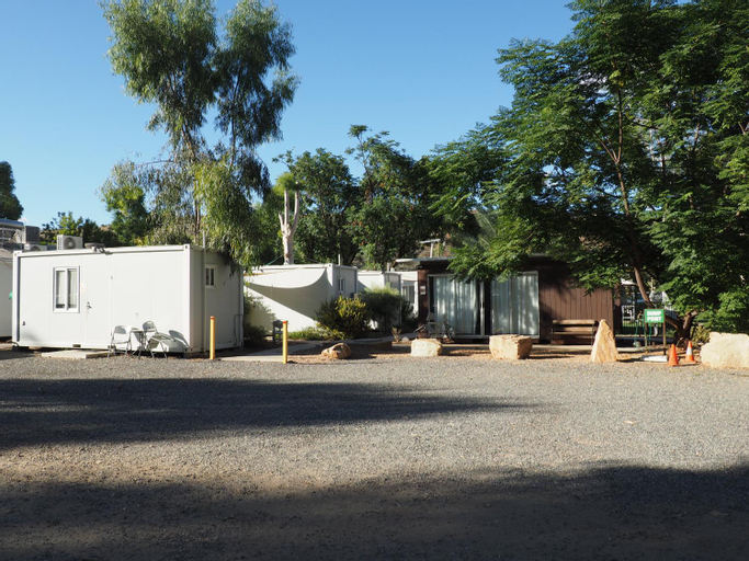 Exterior 3