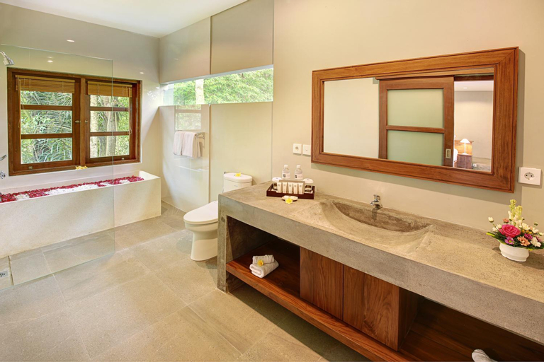 Bathroom 7